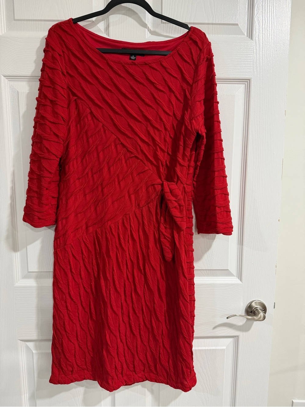 Sharagano Women's Red Textured Tie-Waist Dress